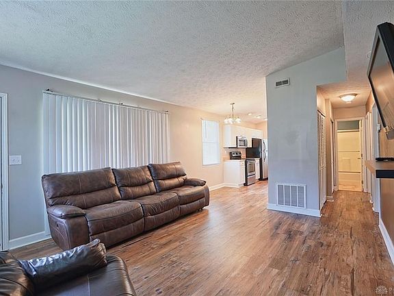 3rd image of 1056 Seibert Ave