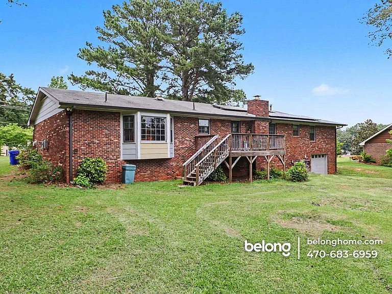 135 Marilyn Dr E — Photo 10