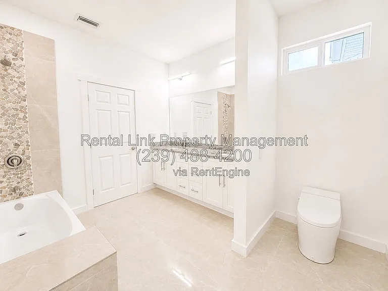 2116 NE 22nd Ave — Photo 21
