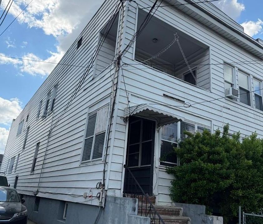2nd image of 447-449 E 27Th St