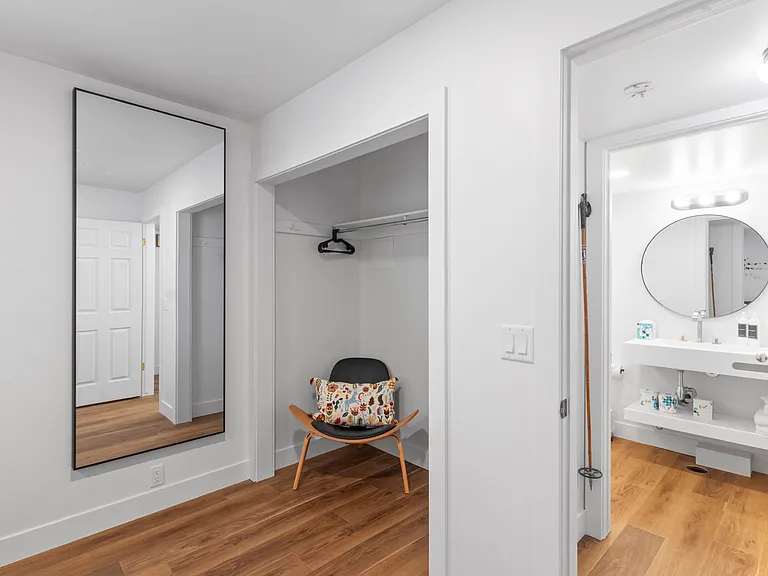 Closet / Bathroom