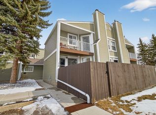 Woodside Green, Edmonton, AB T6L 5L4