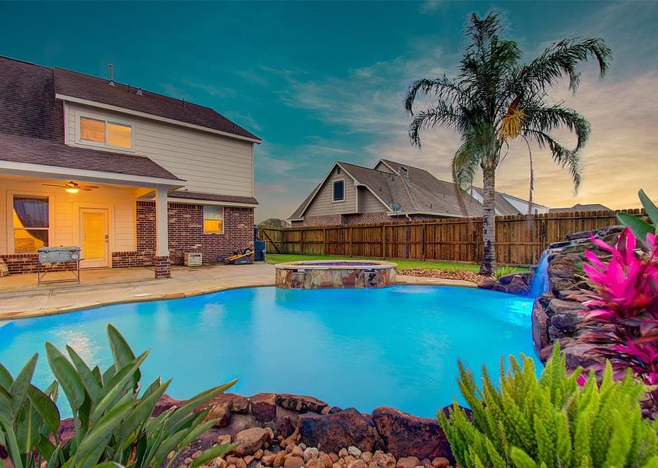 1st image of 14007 Martinique Ln