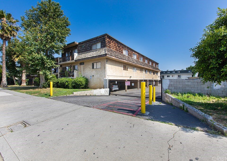 1st image of 15516 Nordhoff St Unit 123