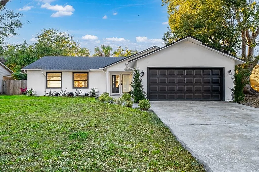 3 bed, 2.0 bath, 1349 sqft, $2,500 — Photo 3