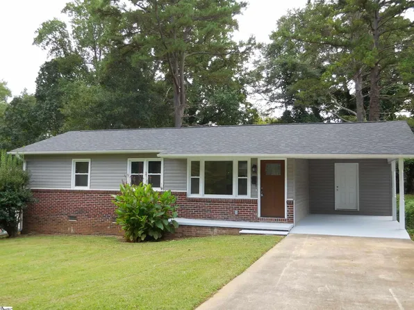 104 Woodride Ct, Spartanburg, SC 29306