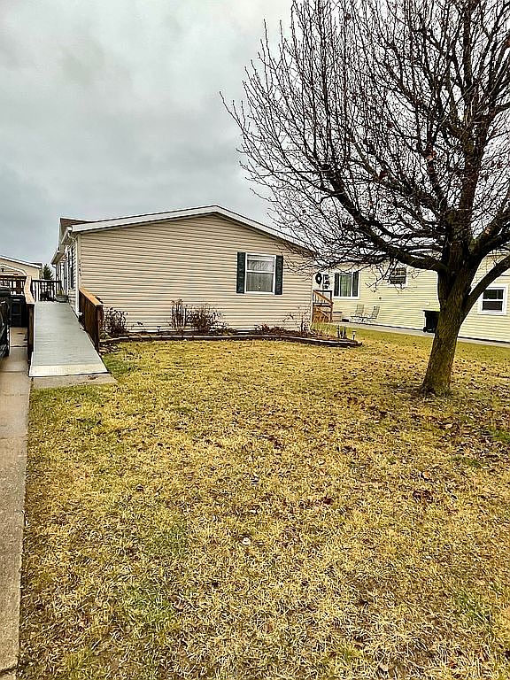 1747 Augusta Dr, Hartland, MI 48353 Zillow