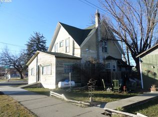 109 W 1st St, Wallowa, OR 97885