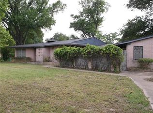 309 Calhoun Dr, Rockdale, TX 76567