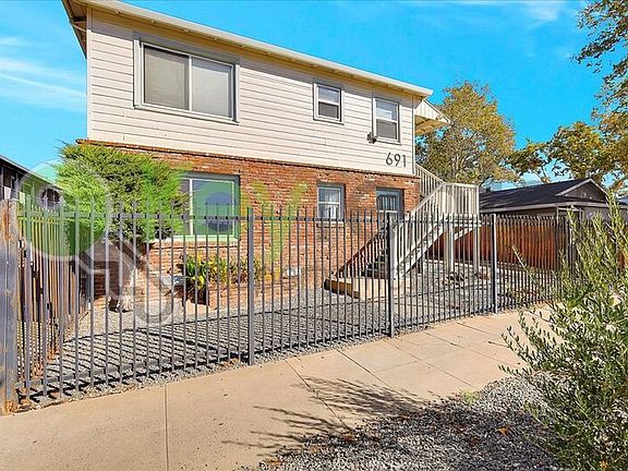 2nd image of 691 El Camino Ave APT 6
