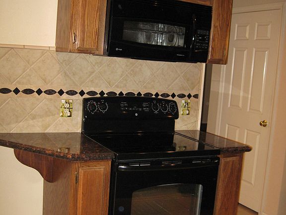 2nd image of 5815 Morgan Pl APT 9