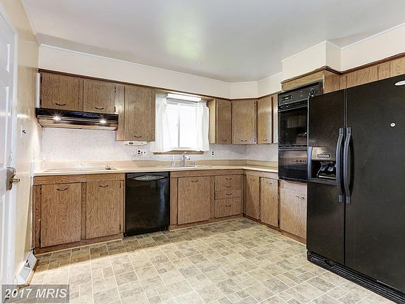 5th image of 9107 Washington Ave