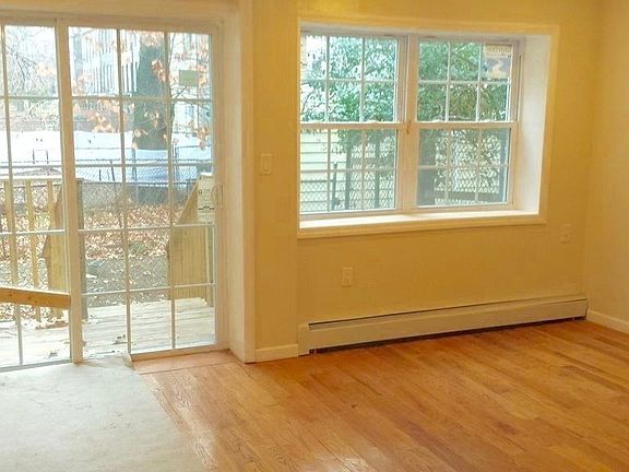 3rd image of 425 Throop Ave #1