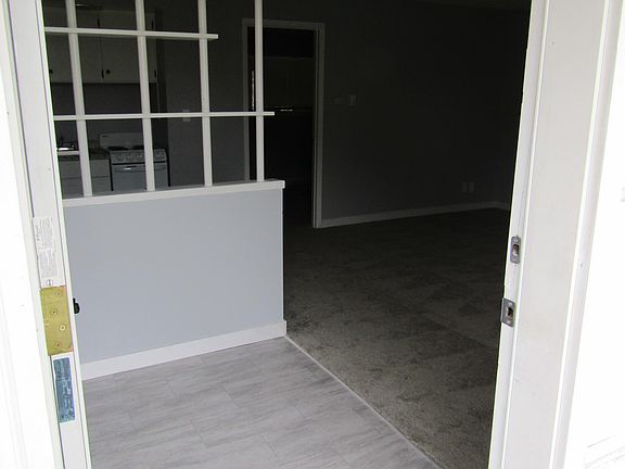 2nd image of 425 H St NE #1
