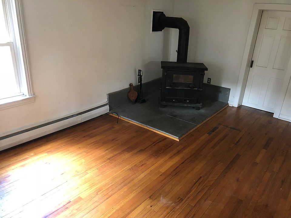 Living room (Photo 1)