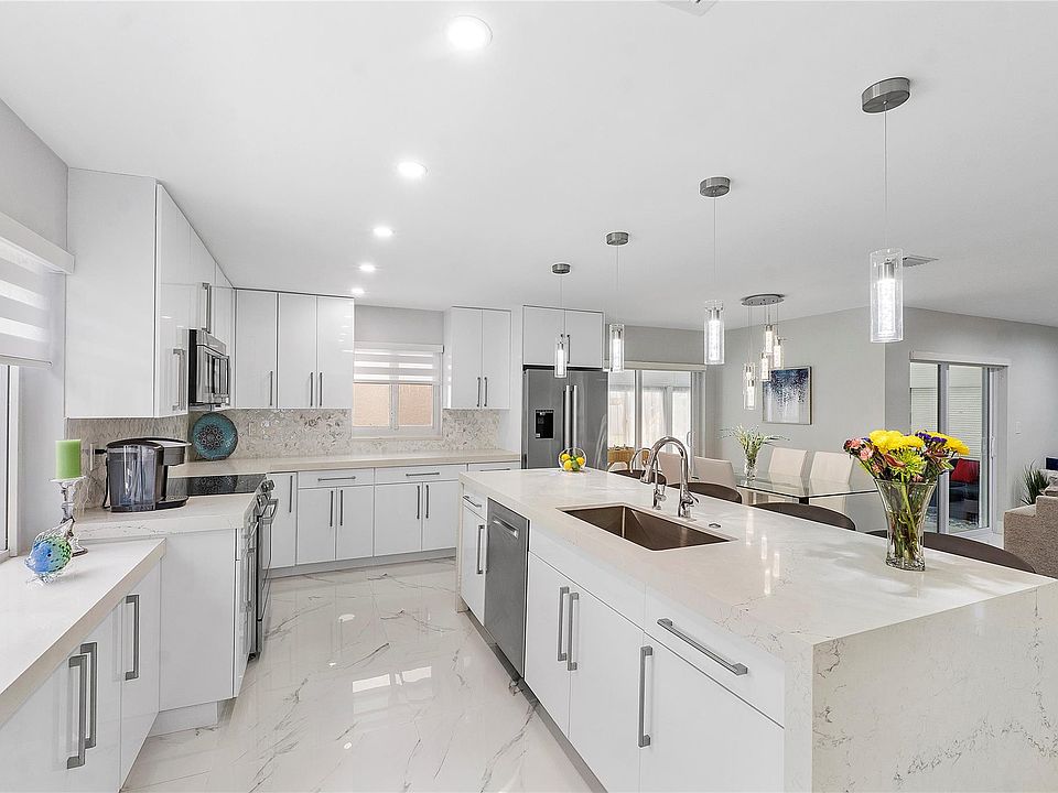 1st image of 782 NW 31st Avenue