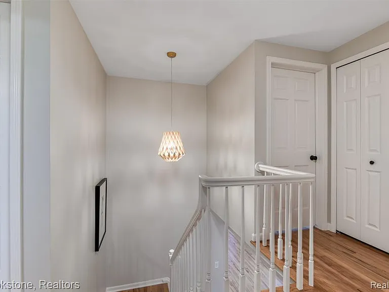 165 Woodedge Dr — Photo 20
