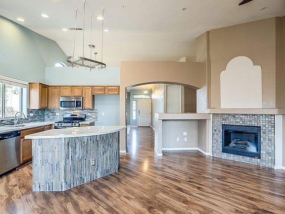 2nd image of 637 Indian Corn Ave