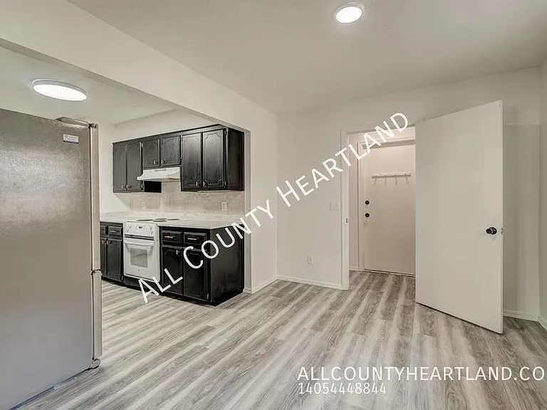 10333 Fairfax Ln — Photo 7