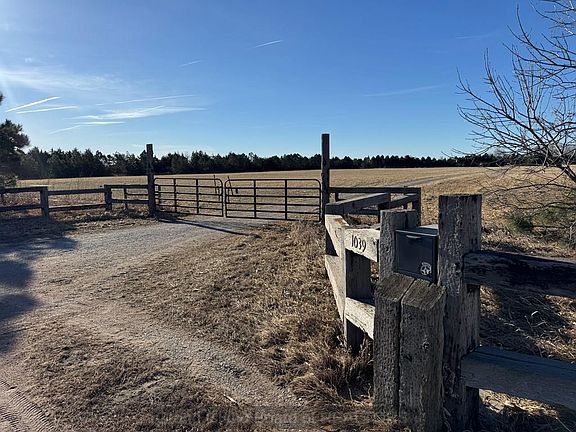 4th image of 1035 Rilyn Dr
