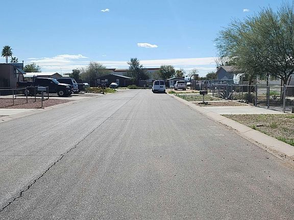 4th image of 249 S 92nd Pl
