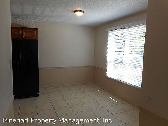 4th image of 836 Iredell St