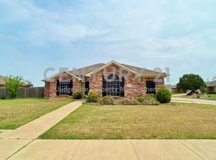 1301 Yukon Dr, Midlothian, TX 76065