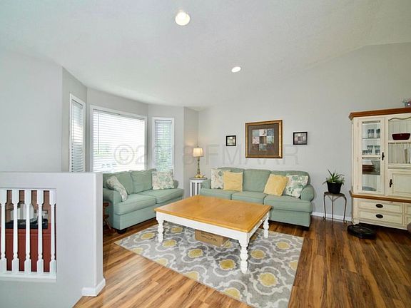 5th image of 1618 17th Ave E