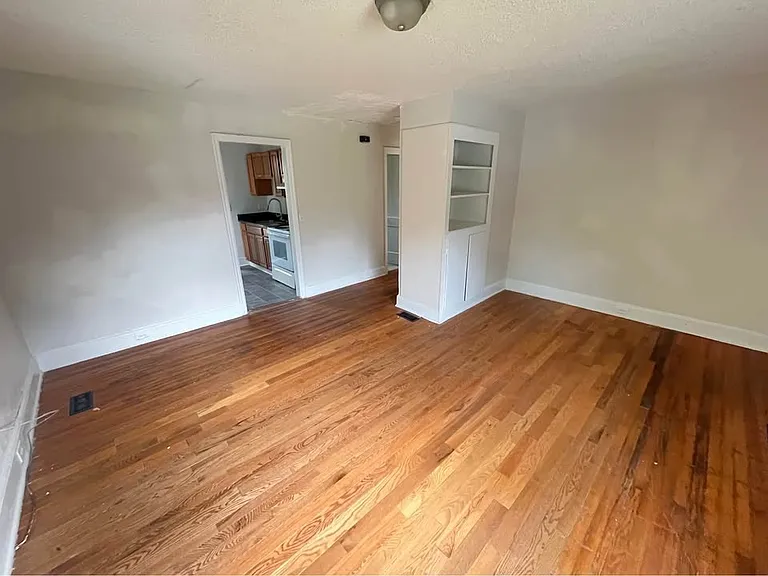 120 Brookland Cir — Photo 5