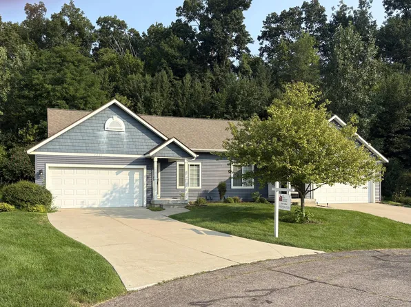 4207 Sand Valley Dr NE #9, Rockford, MI 49341