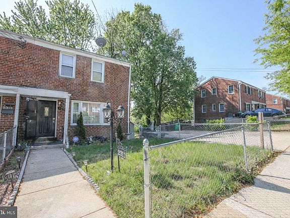 2nd image of 2311 Jameson St