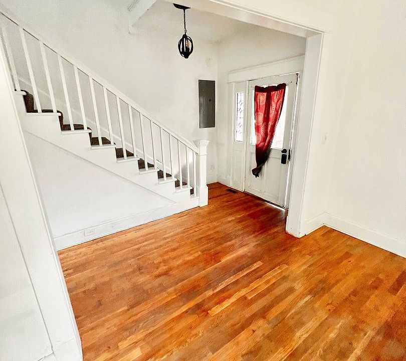 1st image of 2742 Westminster Ave