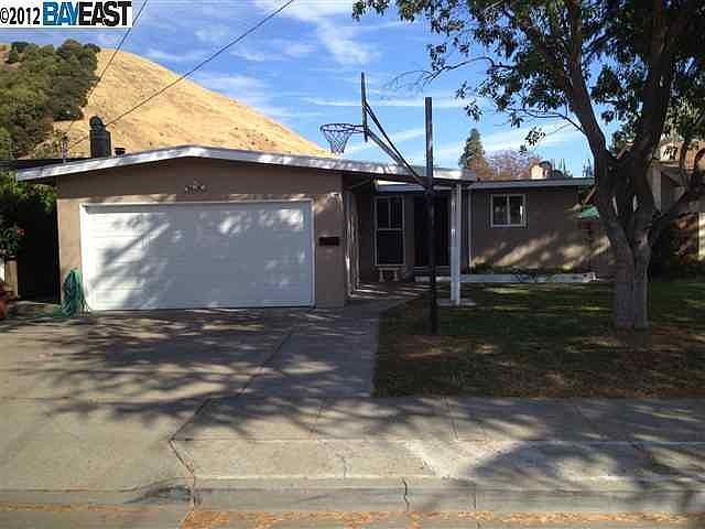 2nd image of 744 Orangewood Dr