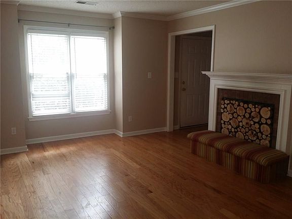 3rd image of 277 Triple Oaks Dr