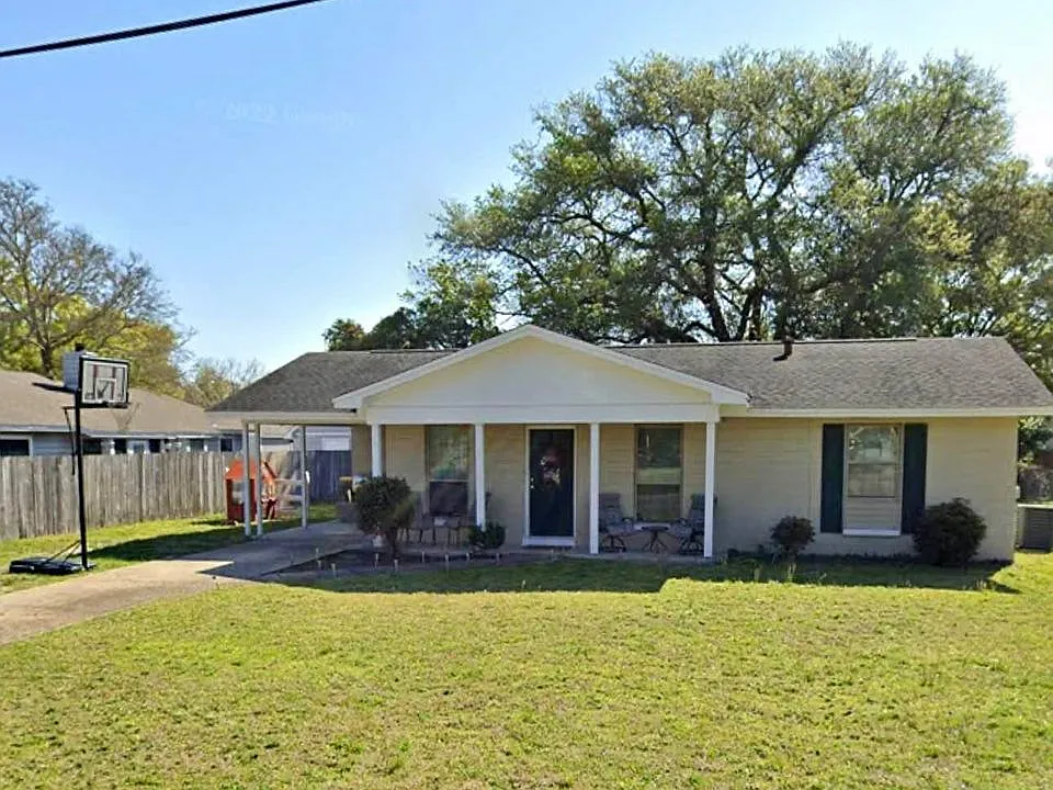 51 Reed Pl NW