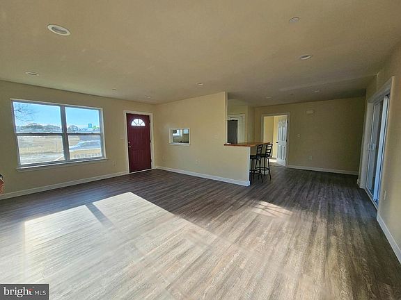 3rd image of 26404 Franklin Ln