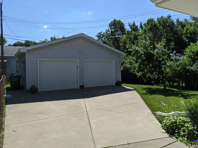 1449 Kentucky Ave S — Photo 14