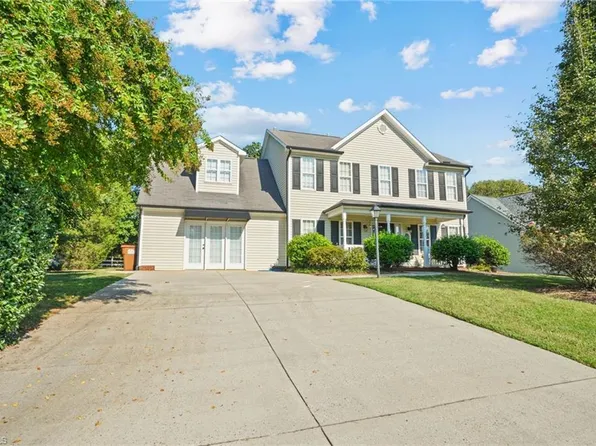 111 Hidden Creek Rd, Winston Salem, NC 27127