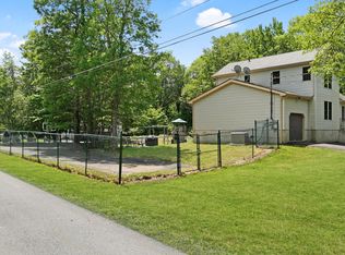 112 Glenbrook Dr, Dingmans Ferry, PA 18328