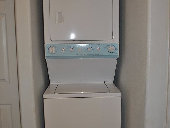 4th image of 408C E Comanche St #1