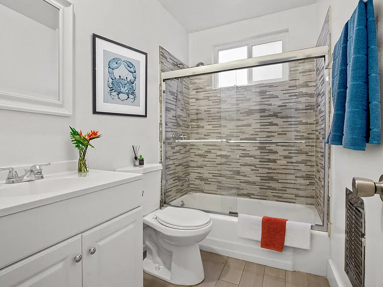 113 N Gale Dr — Photo 36