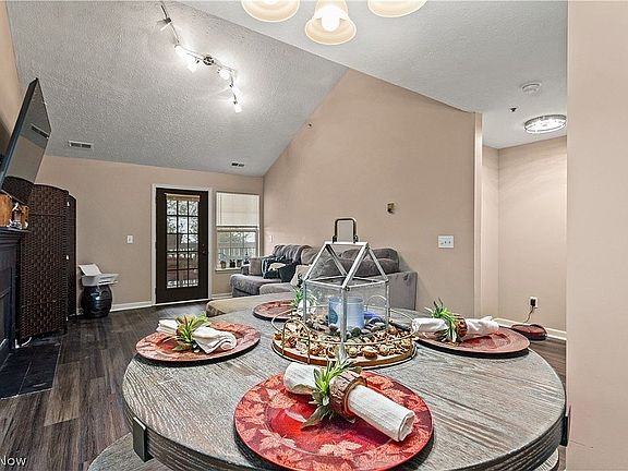 5th image of 14722 Lenox Dr #122