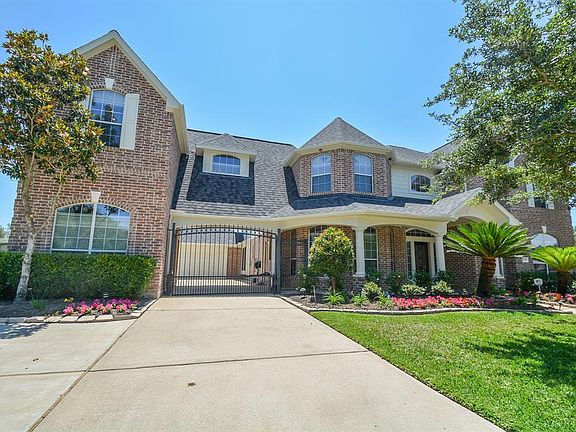 3rd image of 1207 Wildwood Ln