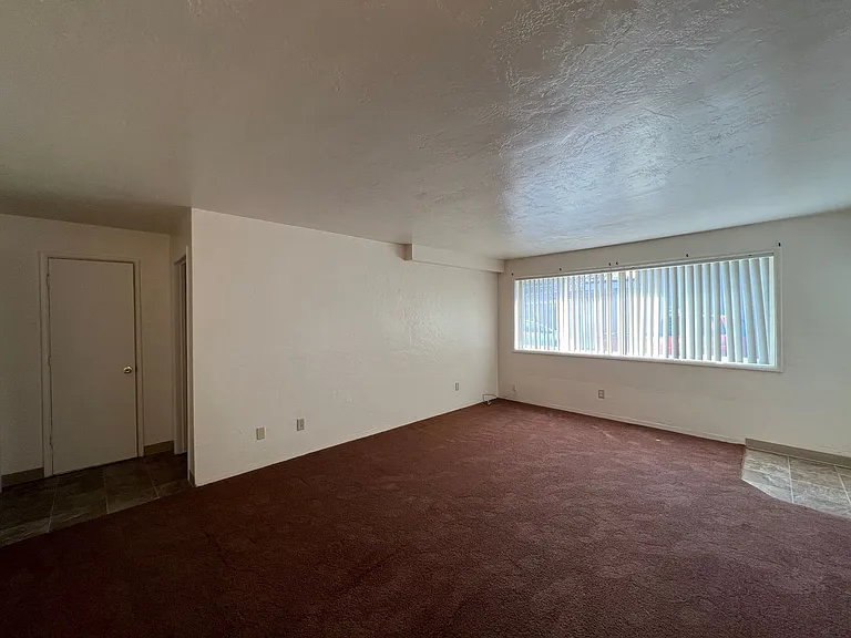 771 W 7th Ave — Photo 5