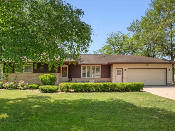 402 E Clinton St, Arlington, MN 55307