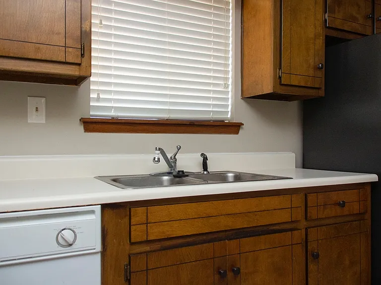 809 Bishop Cir — Photo 11