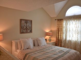 33 Spruce Ridge Dr, Fishkill, NY 12524