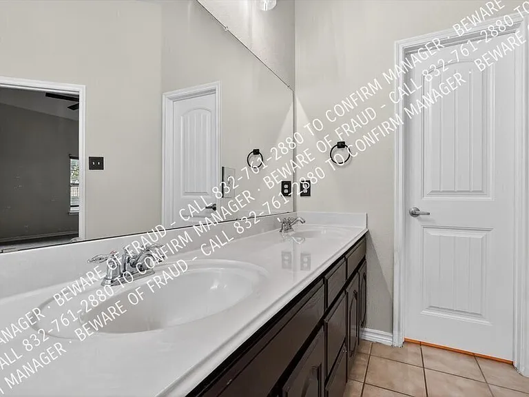 12079 Kingsville Dr — Photo 18