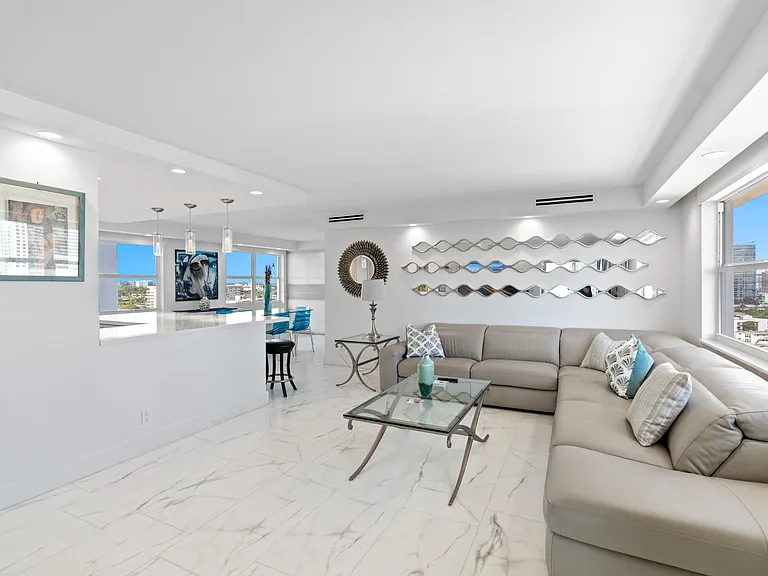 121 Golden Isles Dr #Penthouse 1 — Photo 24