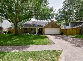 5110 Spring Circle Dr, Pearland, TX 77584